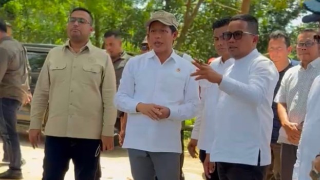 Menteri LHK Tinjau TPA Desa Kemang, Bupati H Zukri Minta Dukungan Pemerintah Pusat dan Komisi XII DPR RI